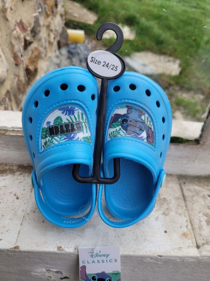 Crocs stitch neuf