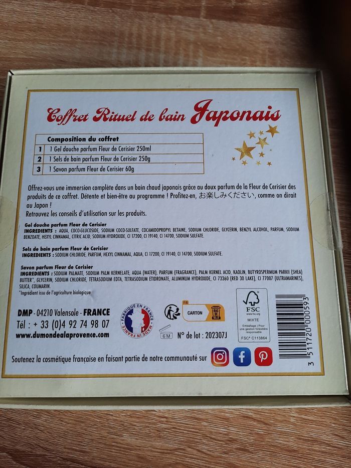 Coffret cosmétiques cadeau fête des mères - photo numéro 2