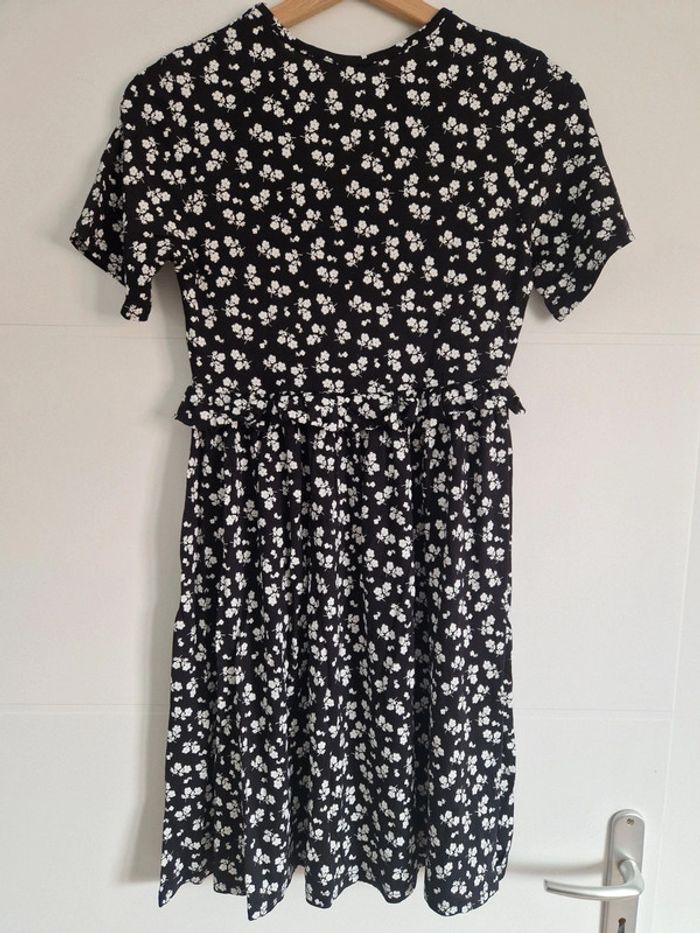 Jolie robe Boohoo taille 38 neuve avec étiquette - photo numéro 5