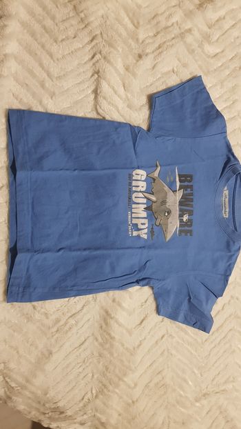 T-shirt bleu motif requin