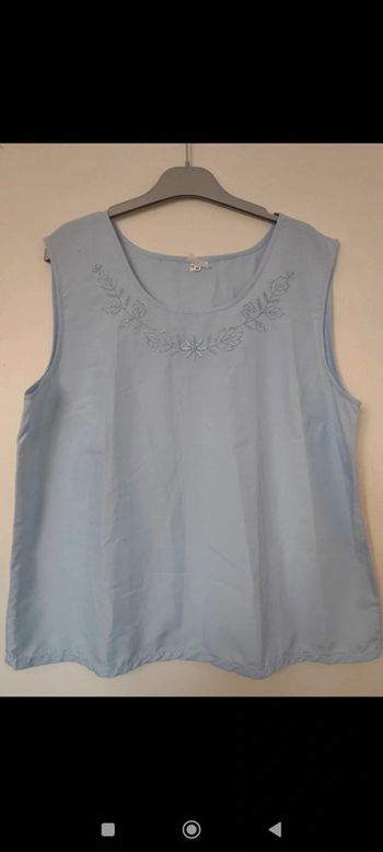 Débardeur léger bleu clair taille 46