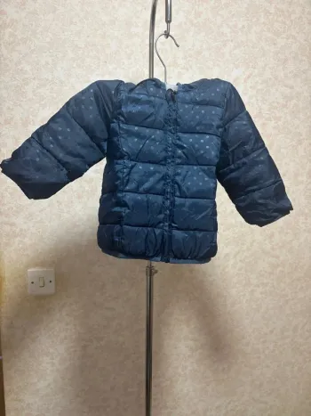 Doudoune taille 18mois marque tape à l'œil