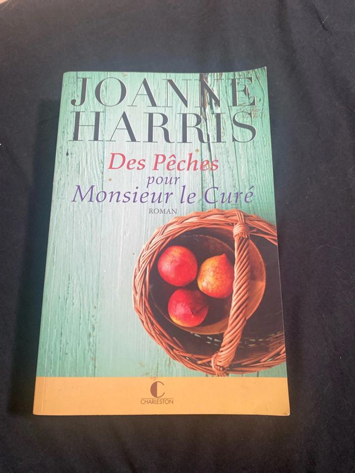 Des pêches pour Mr le curé Joanne Harris