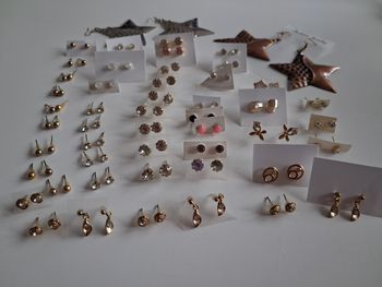Lots de 50 paires de boucles d'oreilles neuf 