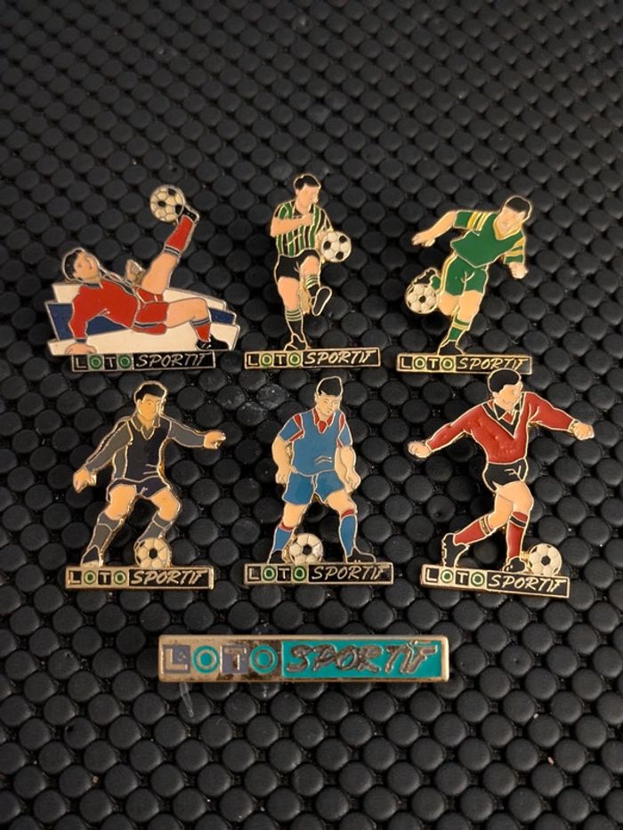 Lot de 7 pin's Loto Sportif Football