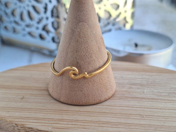 Bague Dorée motif vague en Acier inoxydable, avec un design Minimaliste pour l'été - photo numéro 4