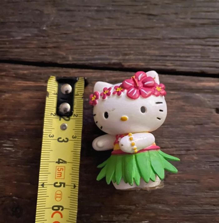 Figurine danseuse île hello kitty - photo numéro 3