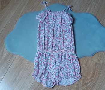 Combishort la halle blanche fleurie 8 ans état neuve