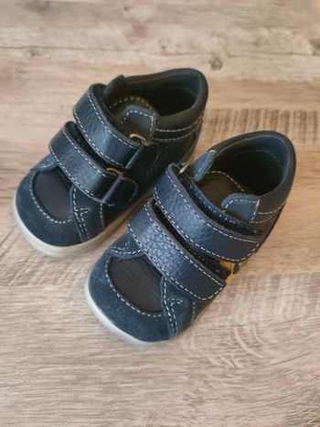 Chaussures bébé creeks taille 18