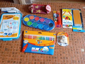 Lot fournitures scolaire