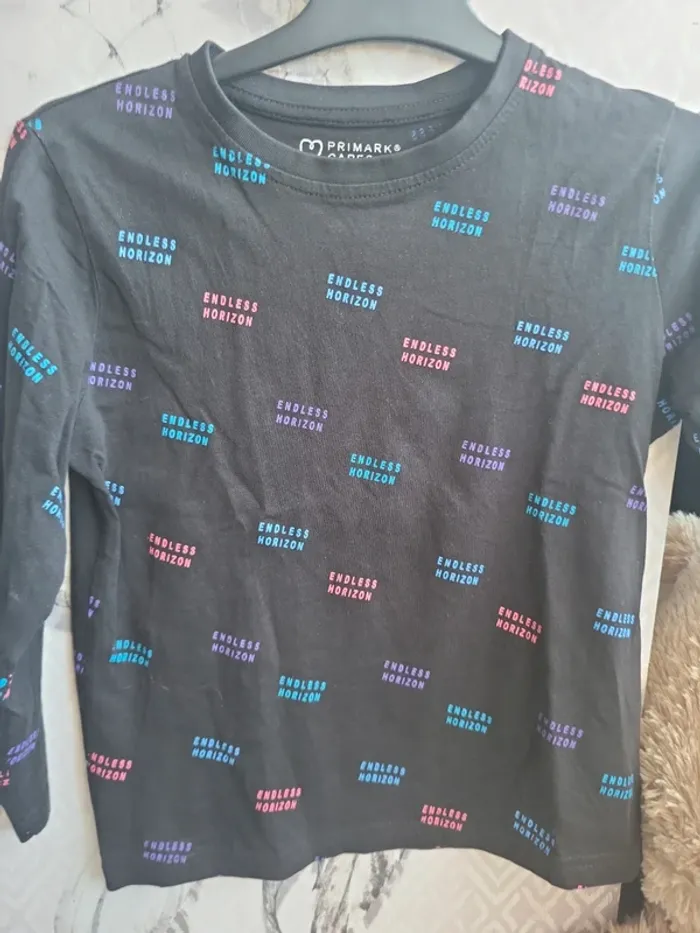 T shirt neuf 8ans - photo numéro 2