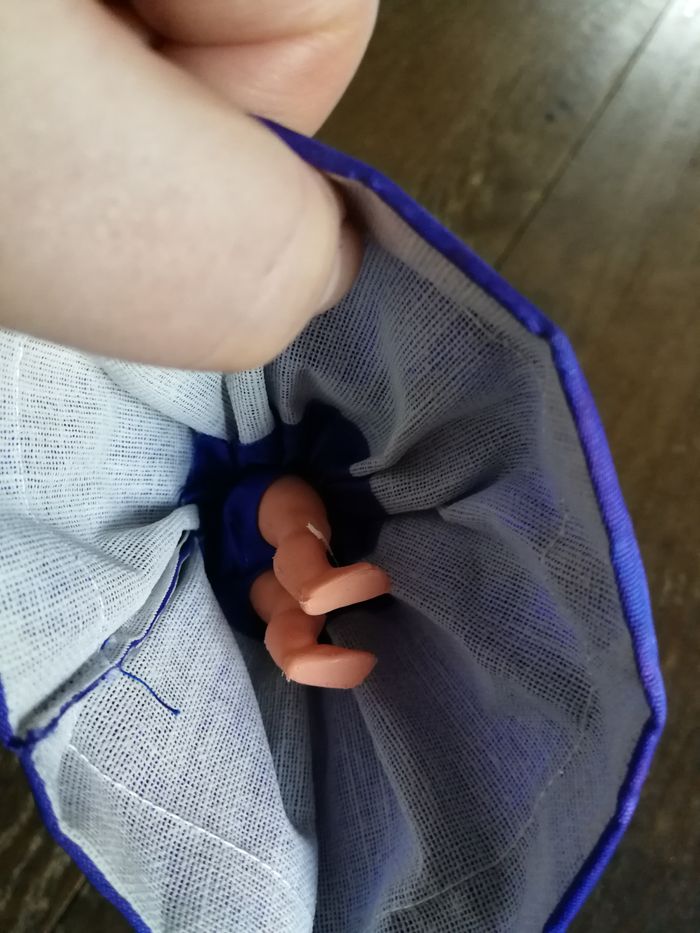 Mignonette poupée folklorique Landaise fileuse de laine - photo numéro 7