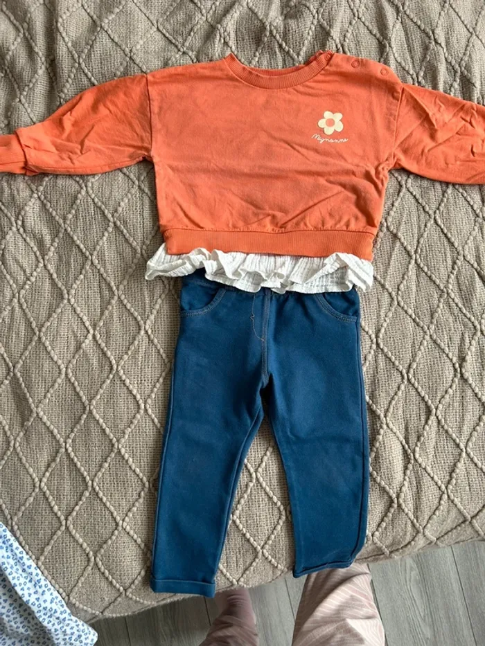 Tenue fille 24 mois