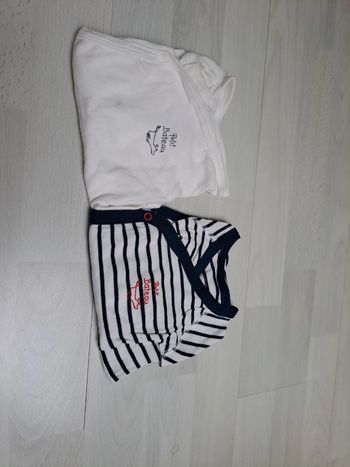 Lot 2 bodys petit bateau