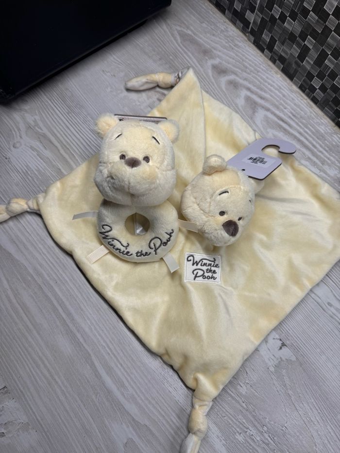 Lot doudou et hochet Winnie l’ourson Disney neuf - photo numéro 2