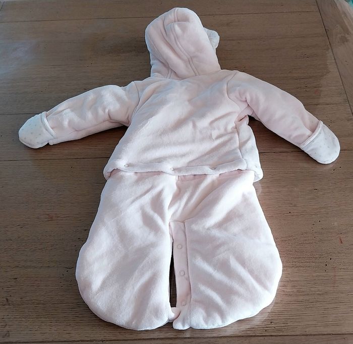 Combipilote fille 3mois en très bon état - photo numéro 2