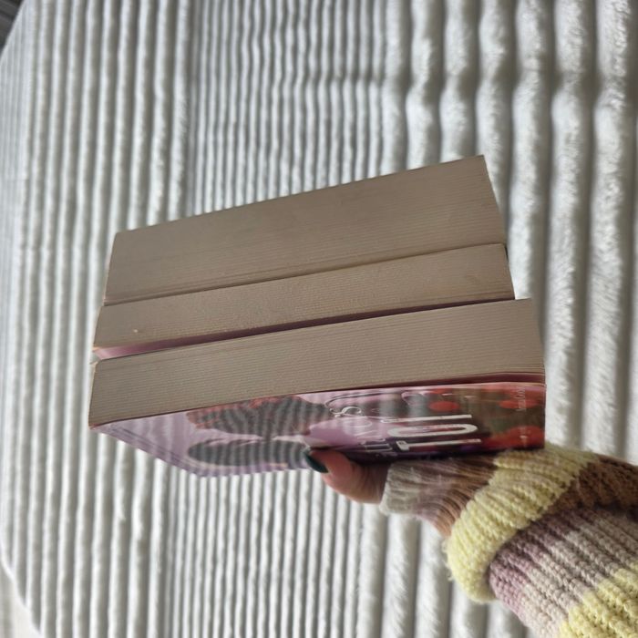 Lot série livre A travers ma fenêtre - photo numéro 4