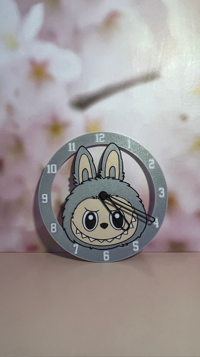 Horloge labubu Avec mécanisme