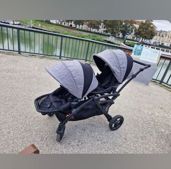 Poussette double contours