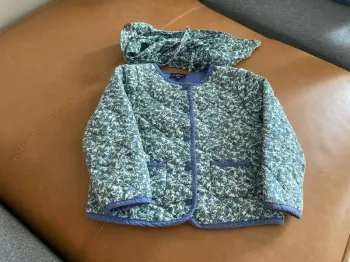 2 ans- Gilet matelassé sergent major avec foulard assorti