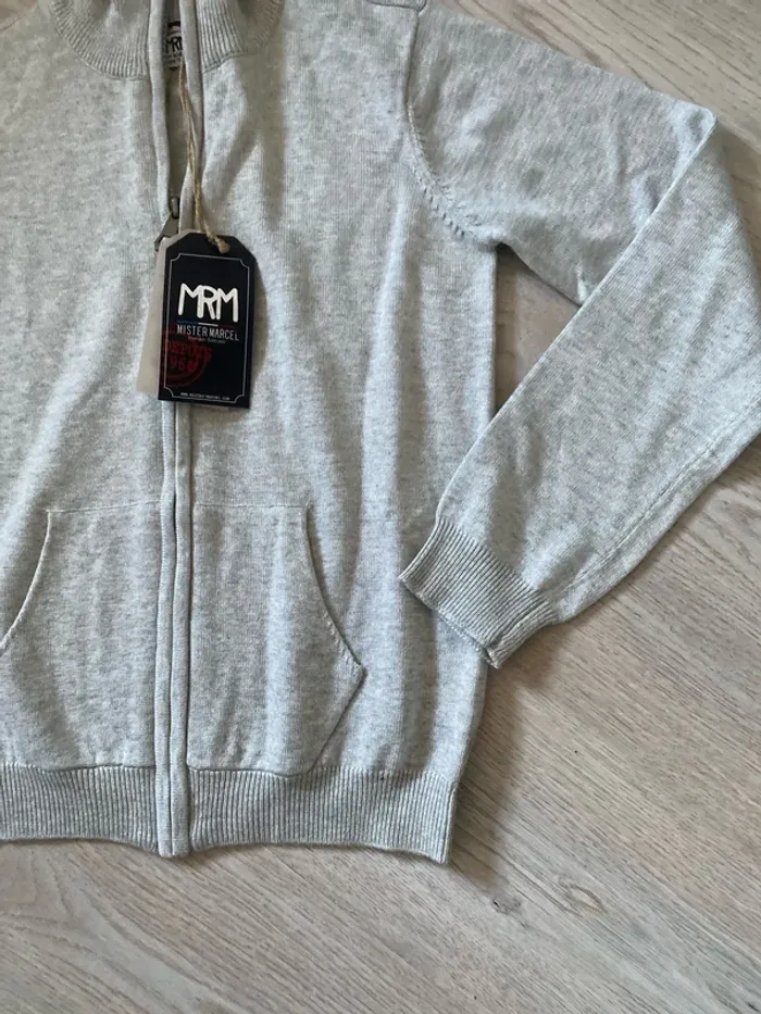 Gilet Little Marcel taille 10 ans Neuf - photo numéro 2