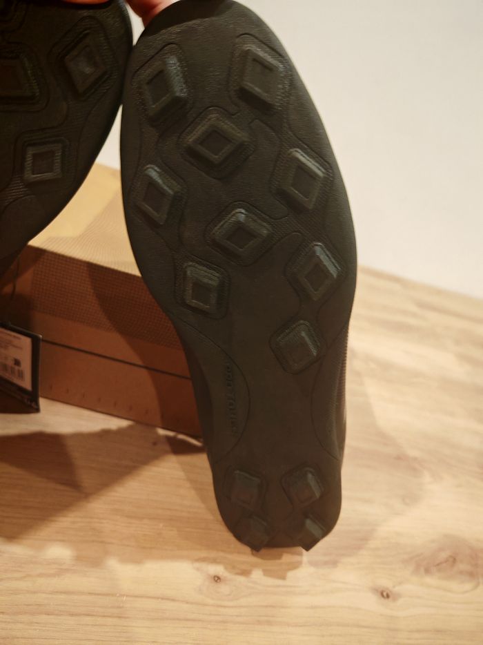 Chaussures de football homme taille 46 - photo numéro 8