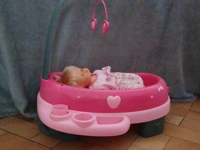 Poupee malade avec lit - photo numéro 2