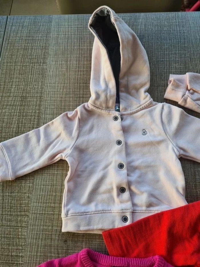 Lot pulls et gilets 3 mois en très bon état - photo numéro 4