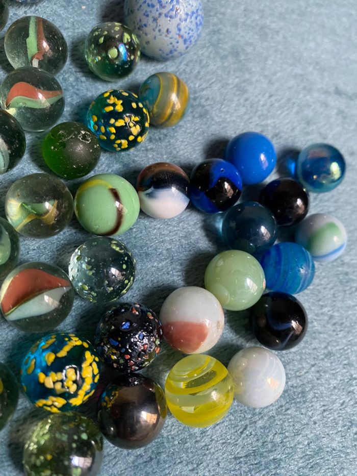 Lot de 80 billes et galots en verre pour jouer. - photo numéro 4