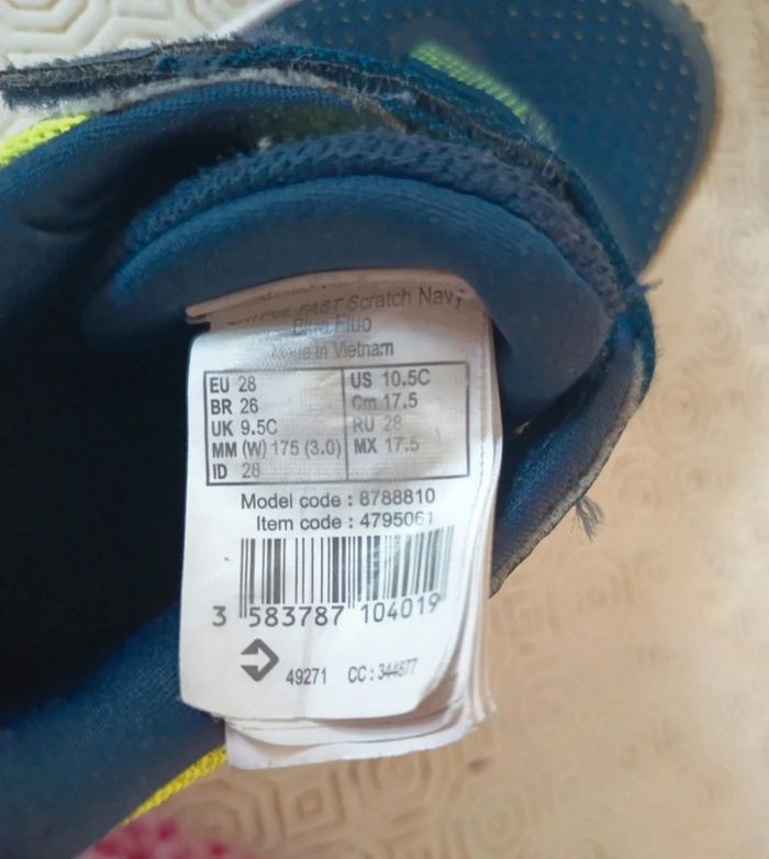 Baskets Decathlon taille 28 - photo numéro 3