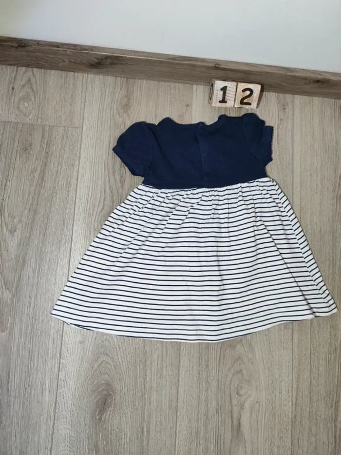 Robe à manches courtes. 12 mois - photo numéro 6