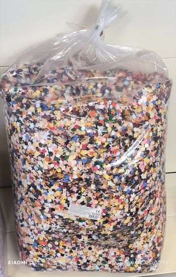 Vrac 10 kilos de confettis carnaval, mariage