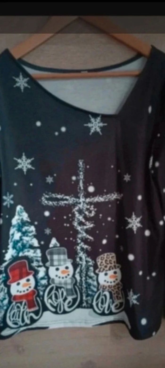 Très beau pull léger de Noël 🎄 neuf Taille 40 maria gabriele - photo numéro 2