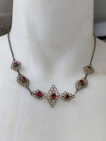 Ancien collier bouton en filigrane argenté