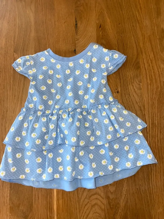 Robe 6 mois - photo numéro 2