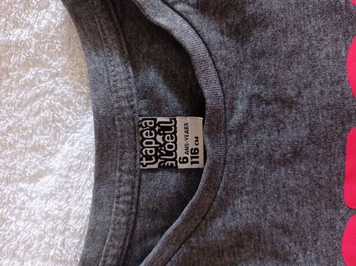Pull manche courte couleur gris avec motif dessus fluo voir photos taille 6 ans marque tape à l'oeil 116 cm - photo numéro 5