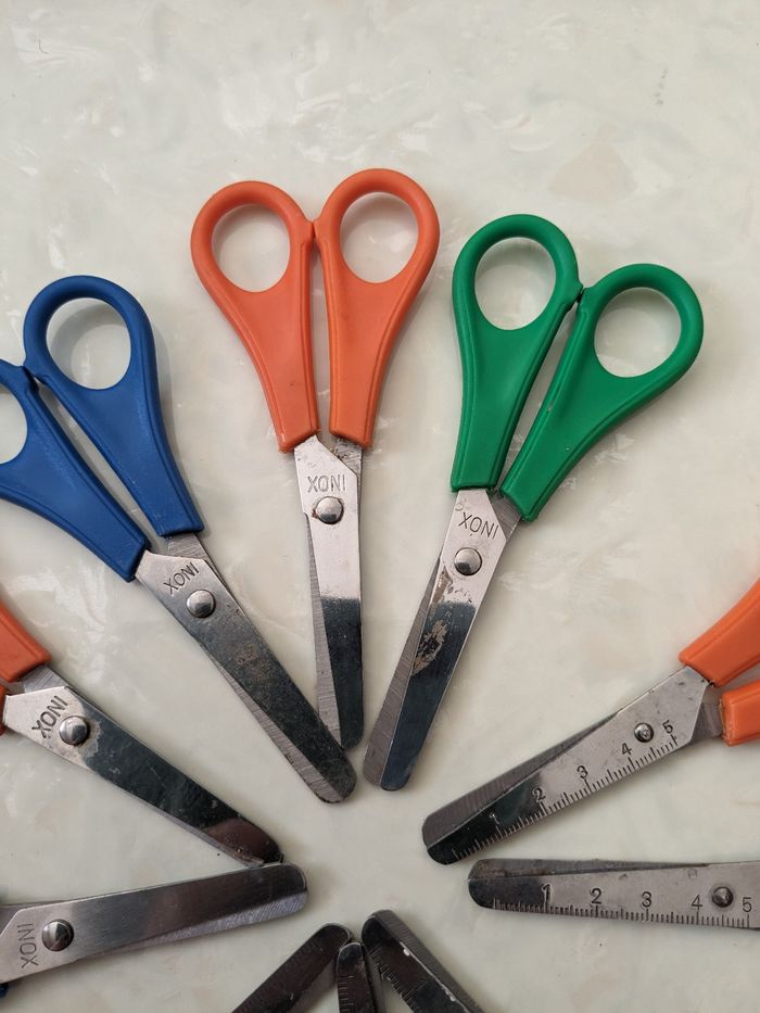 Lot de 10 paires de ciseaux enfants inox à bouts ronds. - photo numéro 3