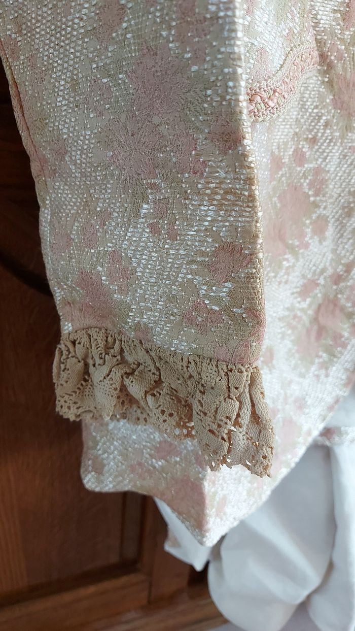 Manteau style ancien ou gothique - photo numéro 4