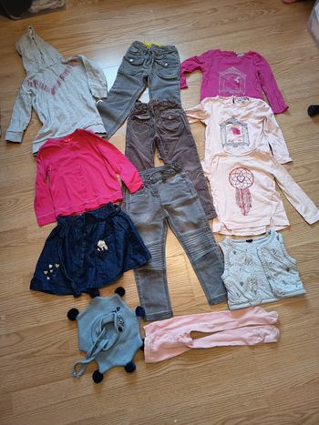 Lot de vêtements fille. Hiver. 
Taille 4 ans
