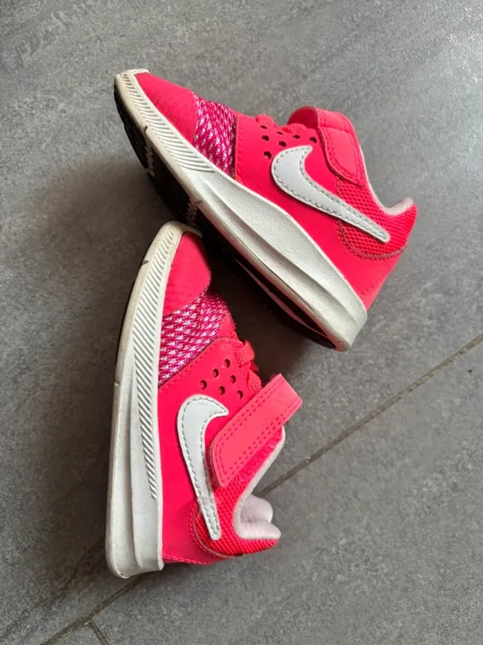 Basquettes fille taille 21 Nike - photo numéro 2