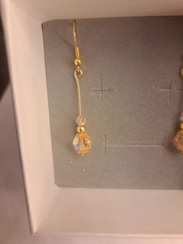 Boucles d'oreilles pendante pêche et doré - photo numéro 4