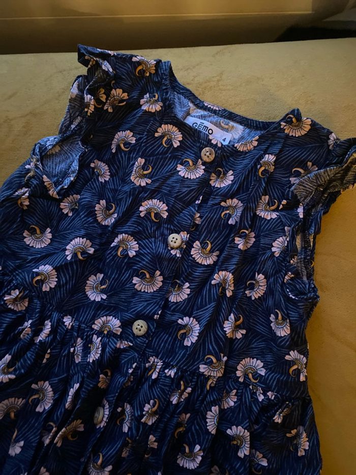 Robe taille 4 ans - photo numéro 2