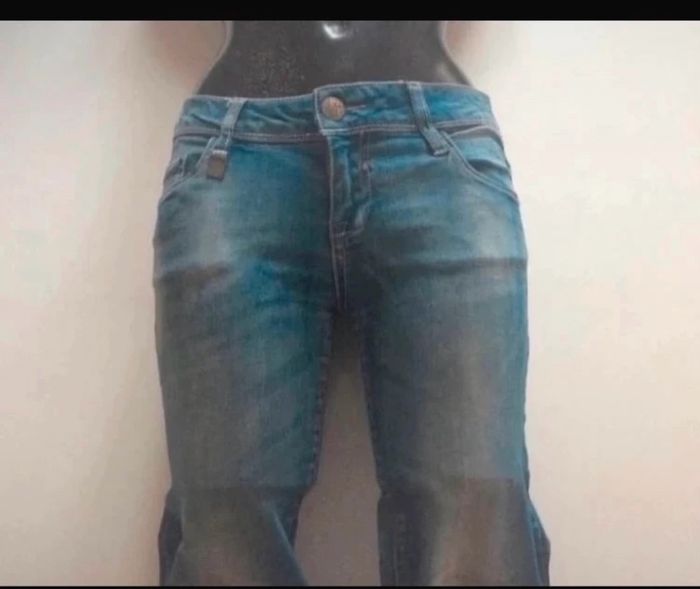 Jean pour femme TRÈS BON ÉTAT taille 38 / M couleur bleu