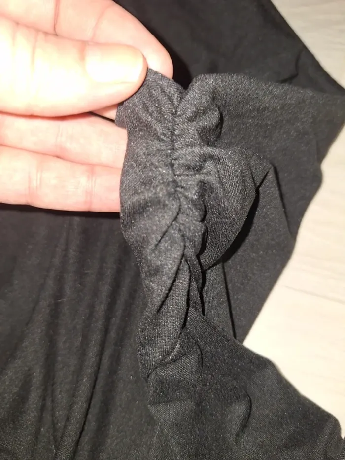 Haut noir asymétrique - photo numéro 2