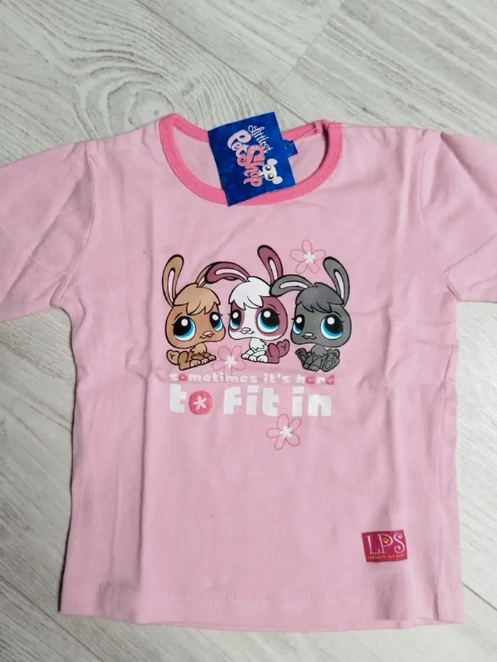 Tee shirt pet shop