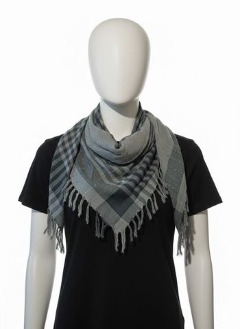 Foulard Chic et Polyvalent – Touche Finale à Vos Tenues !