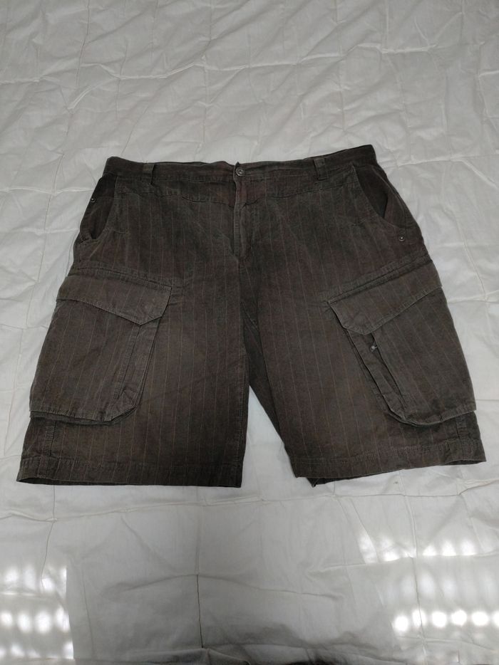 Short a rayures