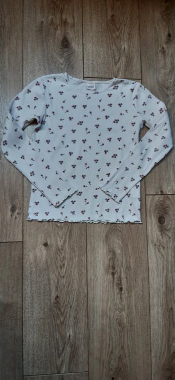 Tee-shirt ML côtelé tape à l'oeil écru motif fleuri 10 ans en parfait état