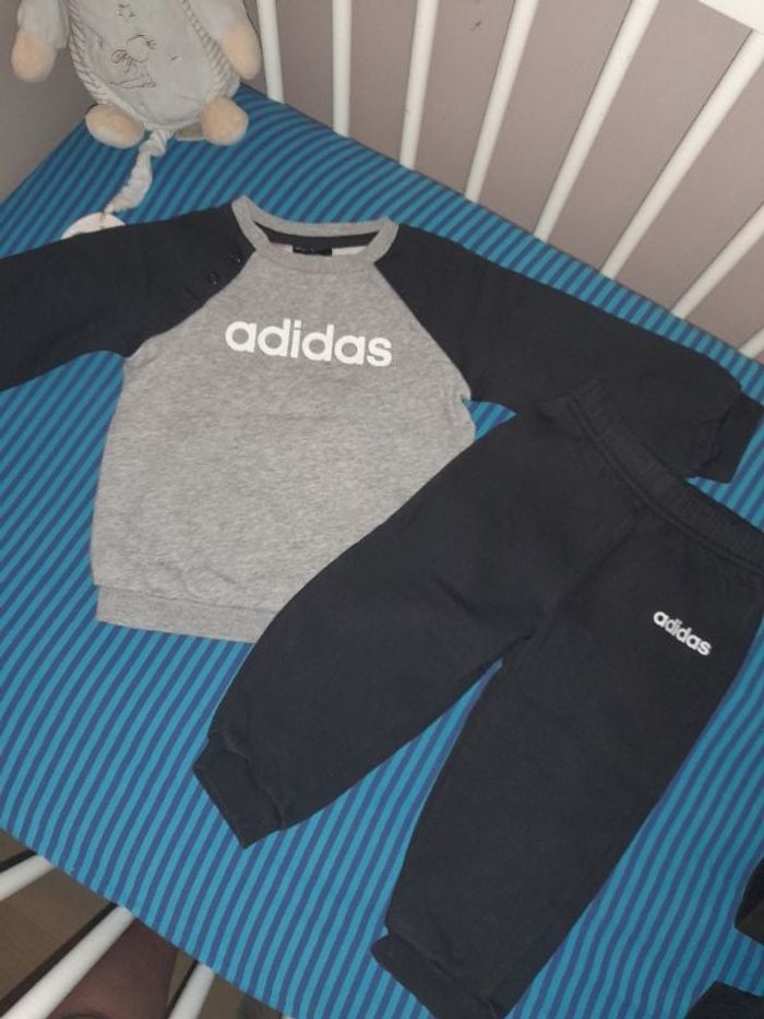 Survêtement adidas