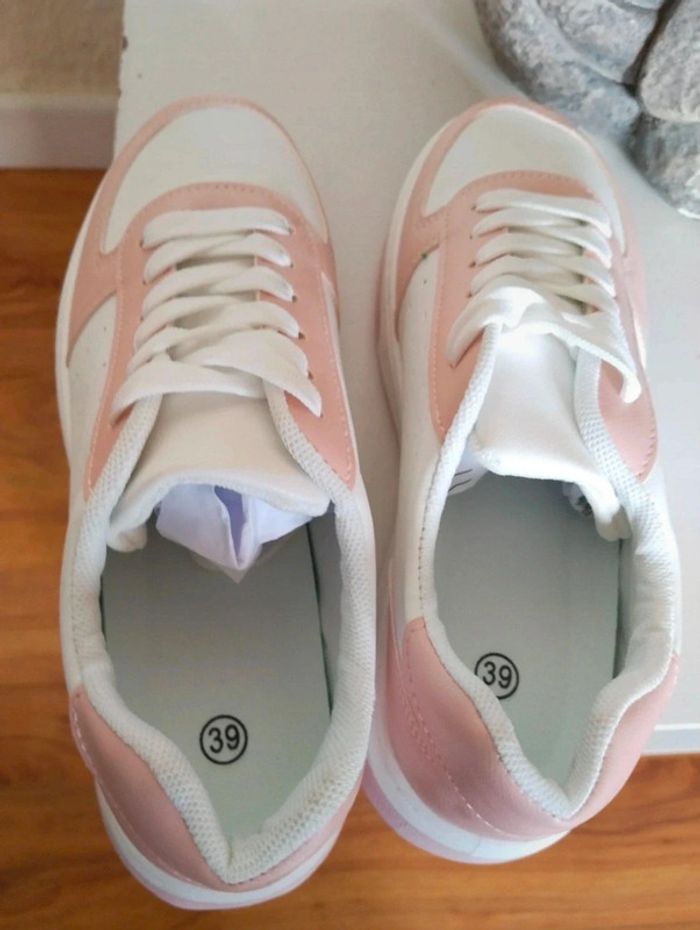 Baskets grosse semelle femme pointure 39 - photo numéro 6